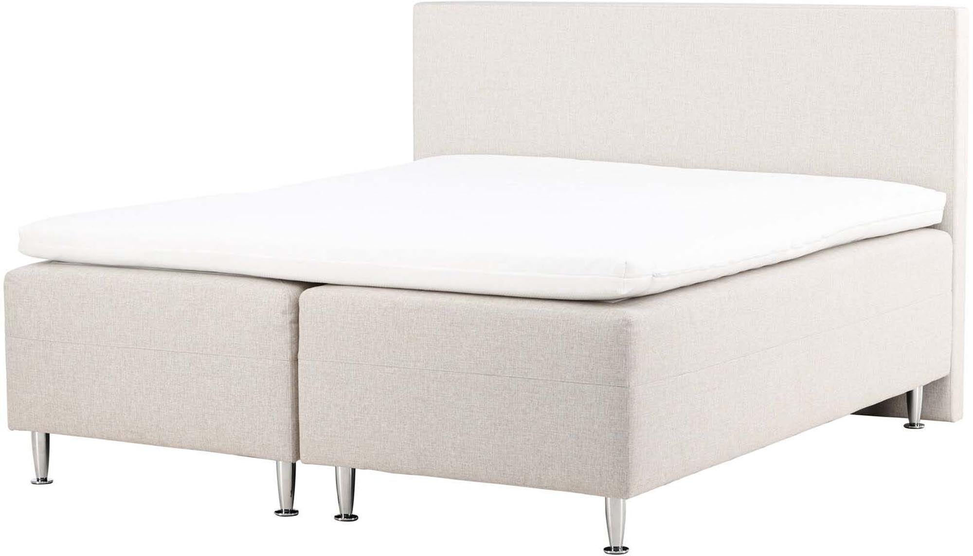 Elegantes Bett Mesa von Venture Home: Komfort trifft auf Stil.