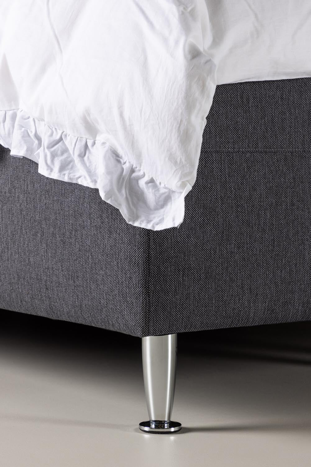 Bett Mesa in Dunkelgrau präsentiert im Onlineshop von KAQTU Design AG. Bett ist von Venture Home