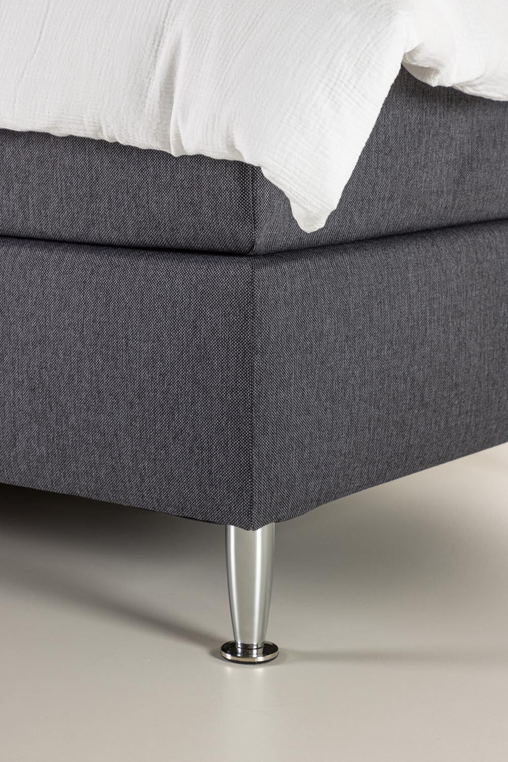 Bett Toledo in Dunkelgrau präsentiert im Onlineshop von KAQTU Design AG. Bett ist von Venture Home