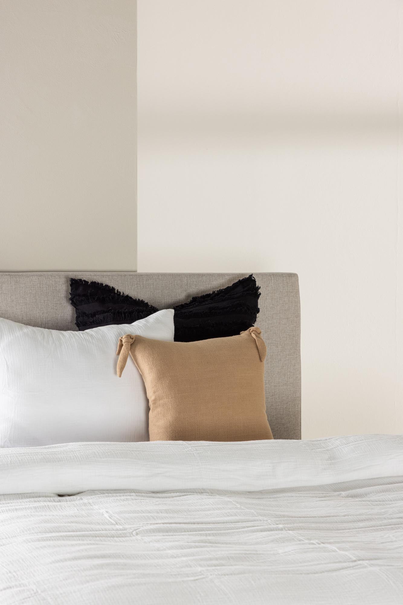 Erleben Sie das Bett Toledo von Venture Home: Elegantes Design, robuste Bauweise und unvergleichlicher Komfort für erholsame Nächte.