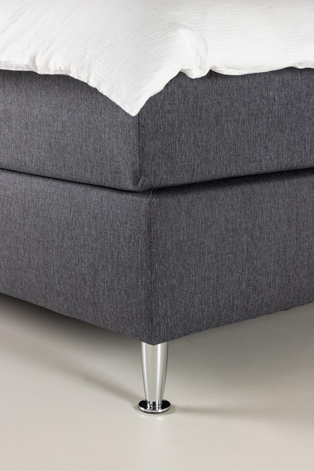 Bett Toledo in Dunkelgrau präsentiert im Onlineshop von KAQTU Design AG. Bett ist von Venture Home