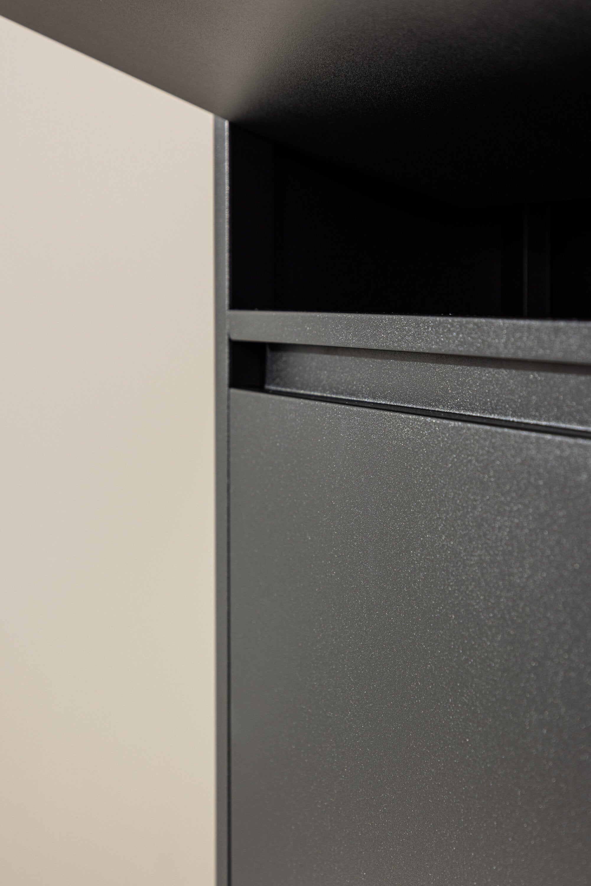 Bonito Schuhschrank in Schwarz präsentiert im Onlineshop von KAQTU Design AG. Schuhregal ist von Venture Home