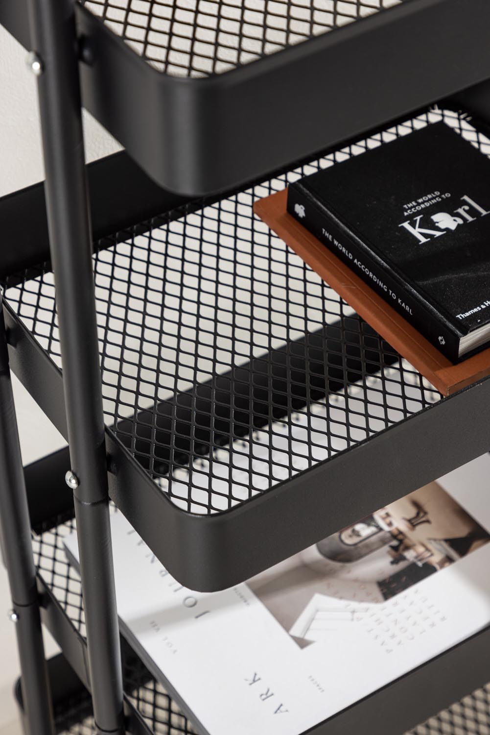 Manaus Kommode in Schwarz präsentiert im Onlineshop von KAQTU Design AG. Servierwagen ist von Venture Home