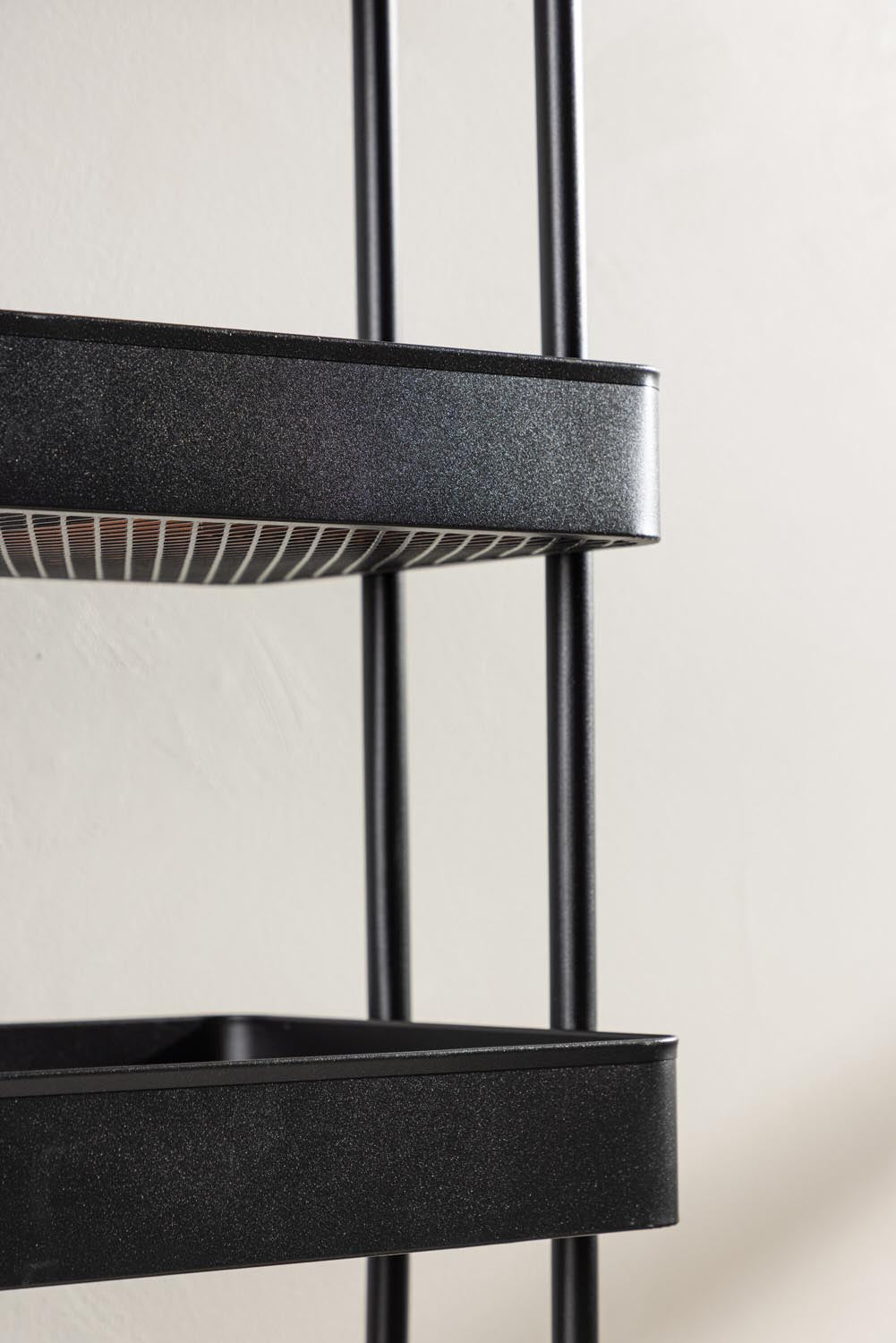 Manaus Kommode in Schwarz präsentiert im Onlineshop von KAQTU Design AG. Servierwagen ist von Venture Home
