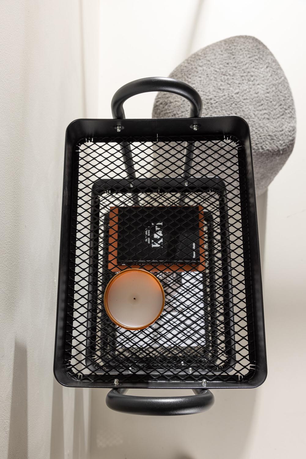 Manaus Kommode in Schwarz präsentiert im Onlineshop von KAQTU Design AG. Servierwagen ist von Venture Home