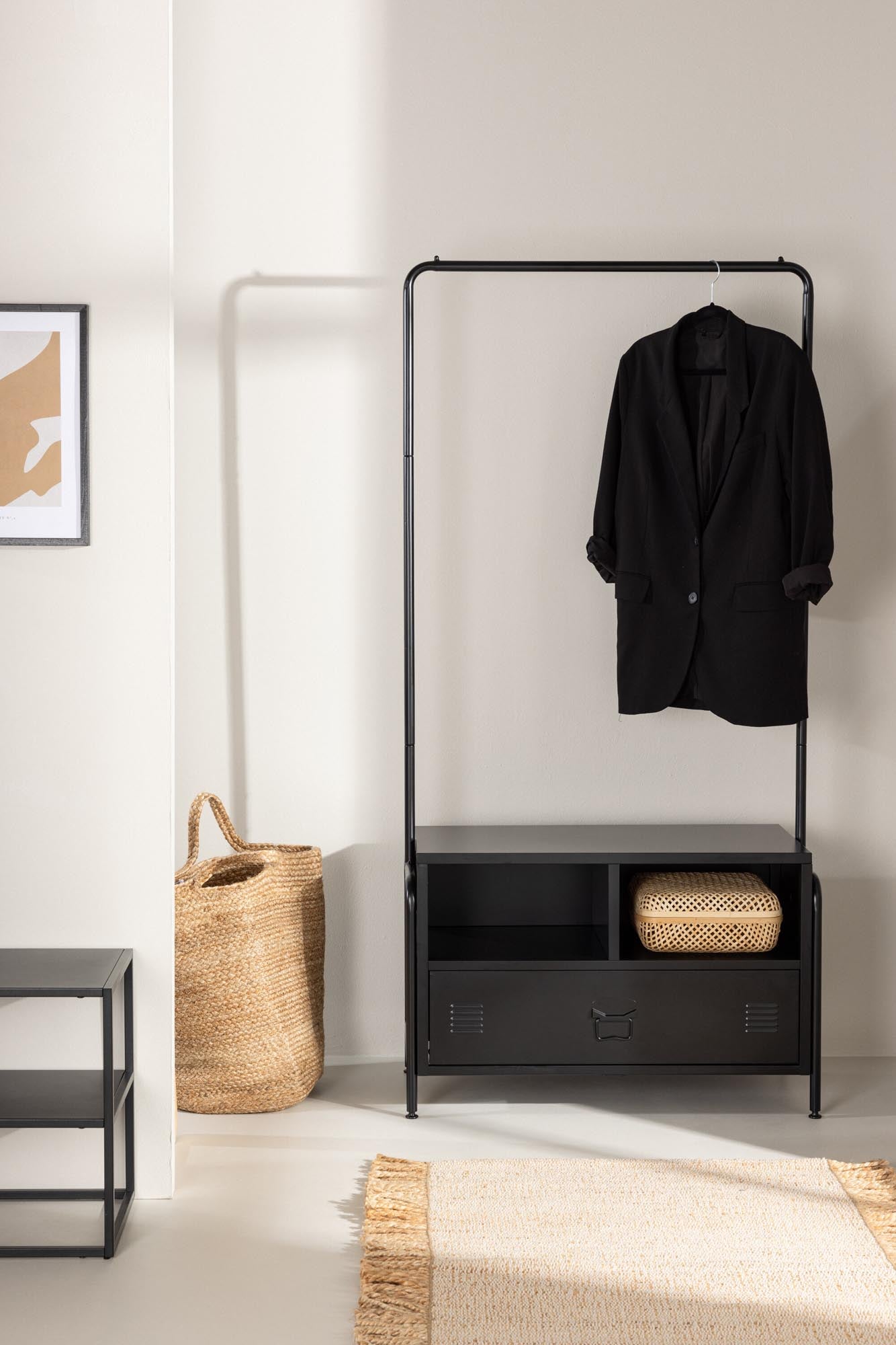 Entdecken Sie den Quito Aufhänger von Venture Home – stilvolles Design trifft auf praktische Funktionalität für ein modernes Zuhause.