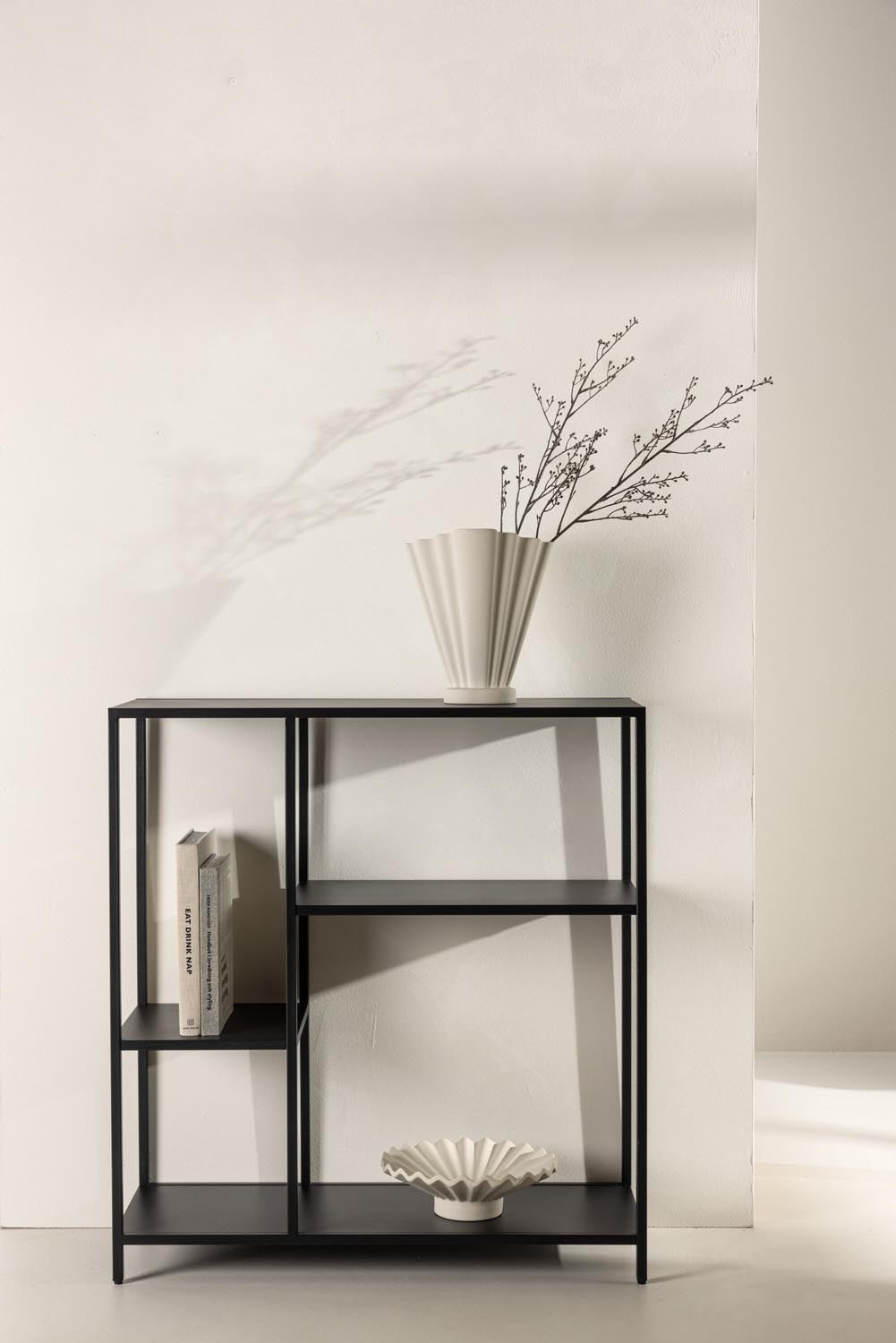 Puno Beistelltisch in Schwarz präsentiert im Onlineshop von KAQTU Design AG. Beistelltisch ist von Venture Home