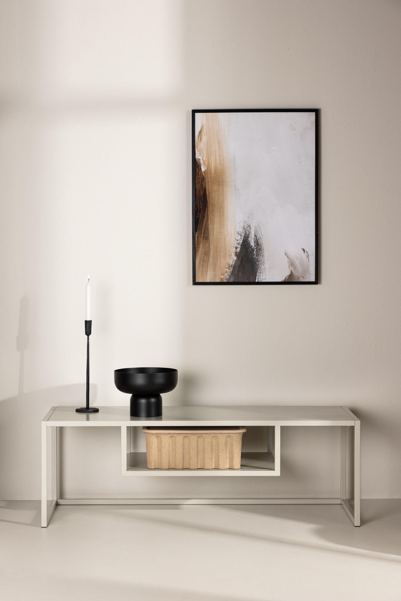 Moderner Riverside TV-Ständer von Venture Home aus hochwertigem beigem Stahl. Ideal für ein stilvolles und aufgeräumtes Wohnzimmer.