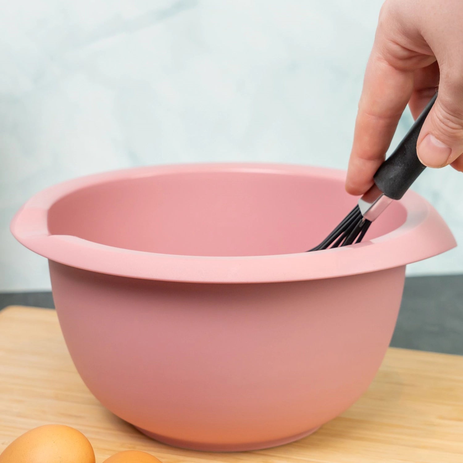 Rosa Rührschüssel ohne Deckel mit 3,5 l Volumen von Westmark, ideal für die Zubereitung von Speisen in der Küche.