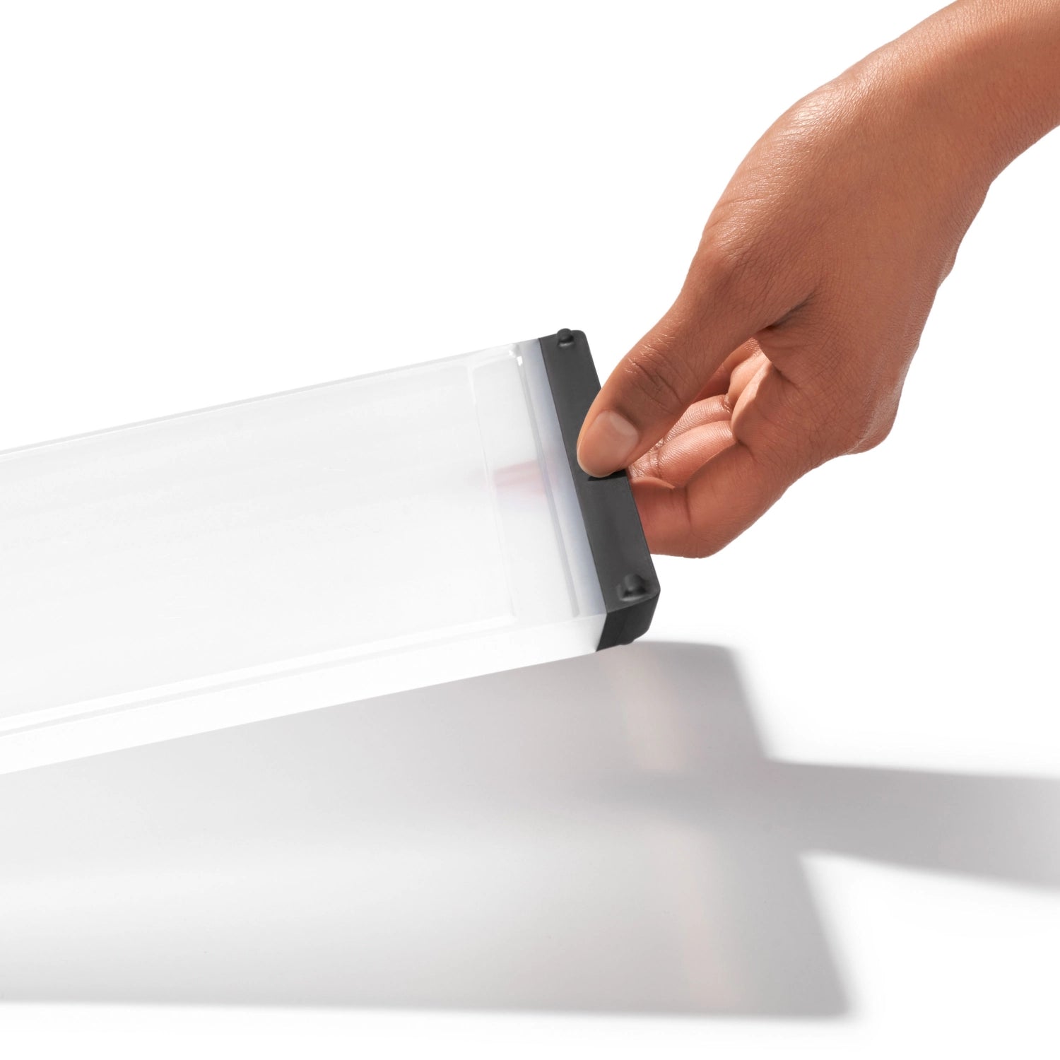 Good Grips Schneidebrett Prep von OXO, ergonomisches Design, rutschfeste Oberfläche, ideal für sicheres und präzises Schneiden in der Küche.
