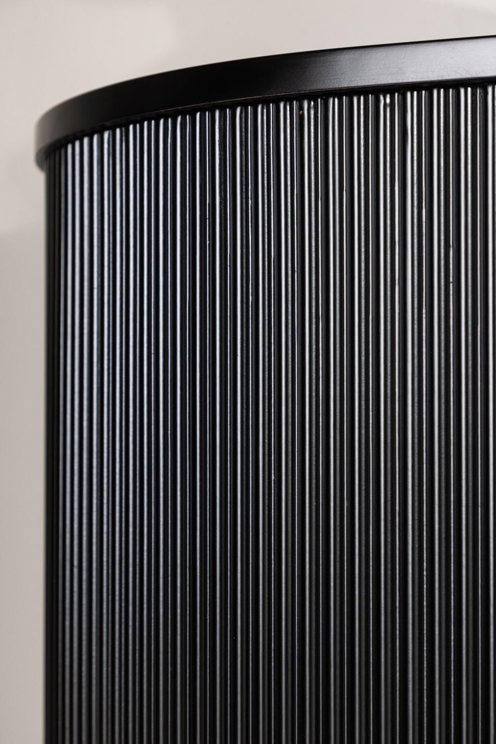 Loca Sideboard in Schwarz präsentiert im Onlineshop von KAQTU Design AG. Sideboard ist von Venture Home