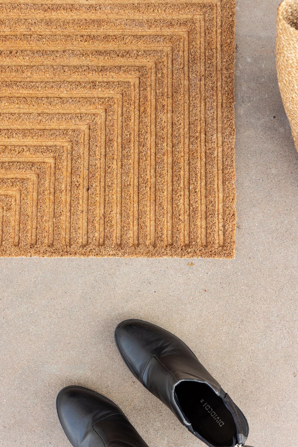Jon Carpet in Natur präsentiert im Onlineshop von KAQTU Design AG. Türmatte ist von Venture Home