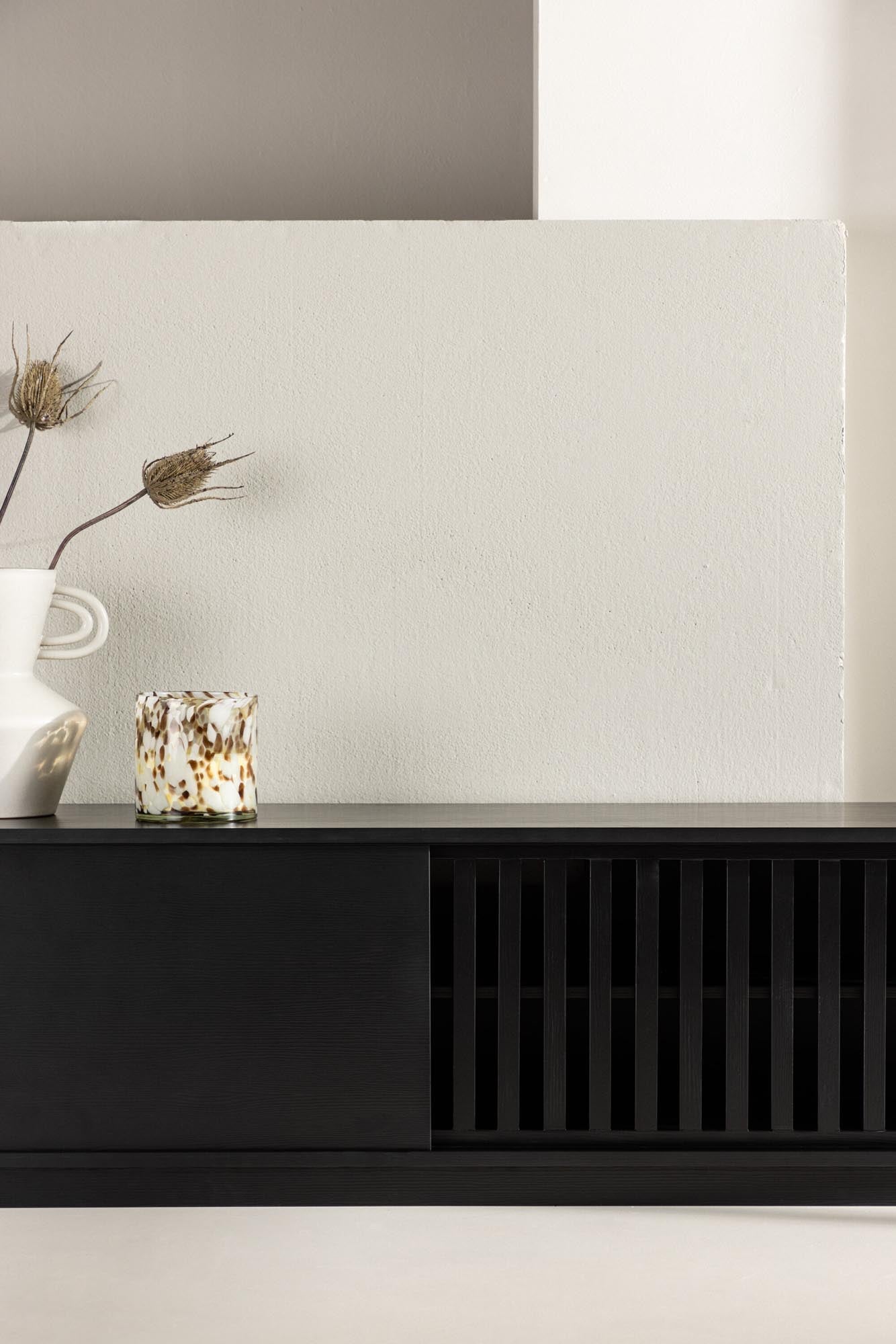 Lugo TV-Sideboard: Modernes Design trifft auf Funktionalität.