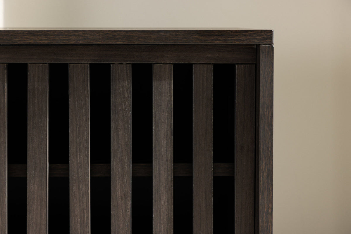 Lugo TV Sideboard in Mokka präsentiert im Onlineshop von KAQTU Design AG. TV-Möbel ist von Venture Home