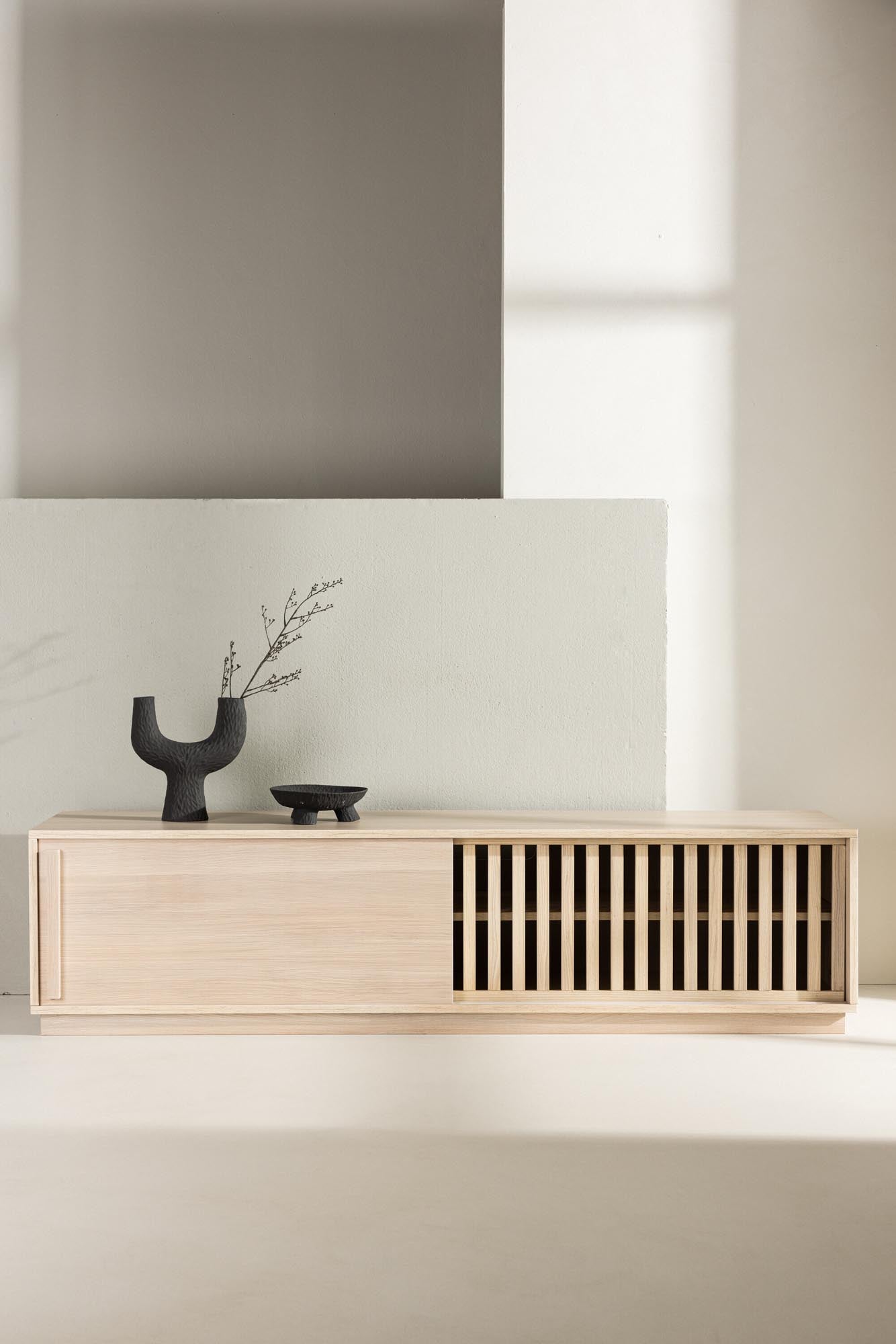 Elegantes Lugo TV-Sideboard: Modernes Design trifft Funktionalität.