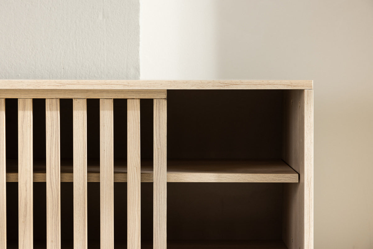 Lugo TV Sideboard in Tünchen präsentiert im Onlineshop von KAQTU Design AG. TV-Möbel ist von Venture Home