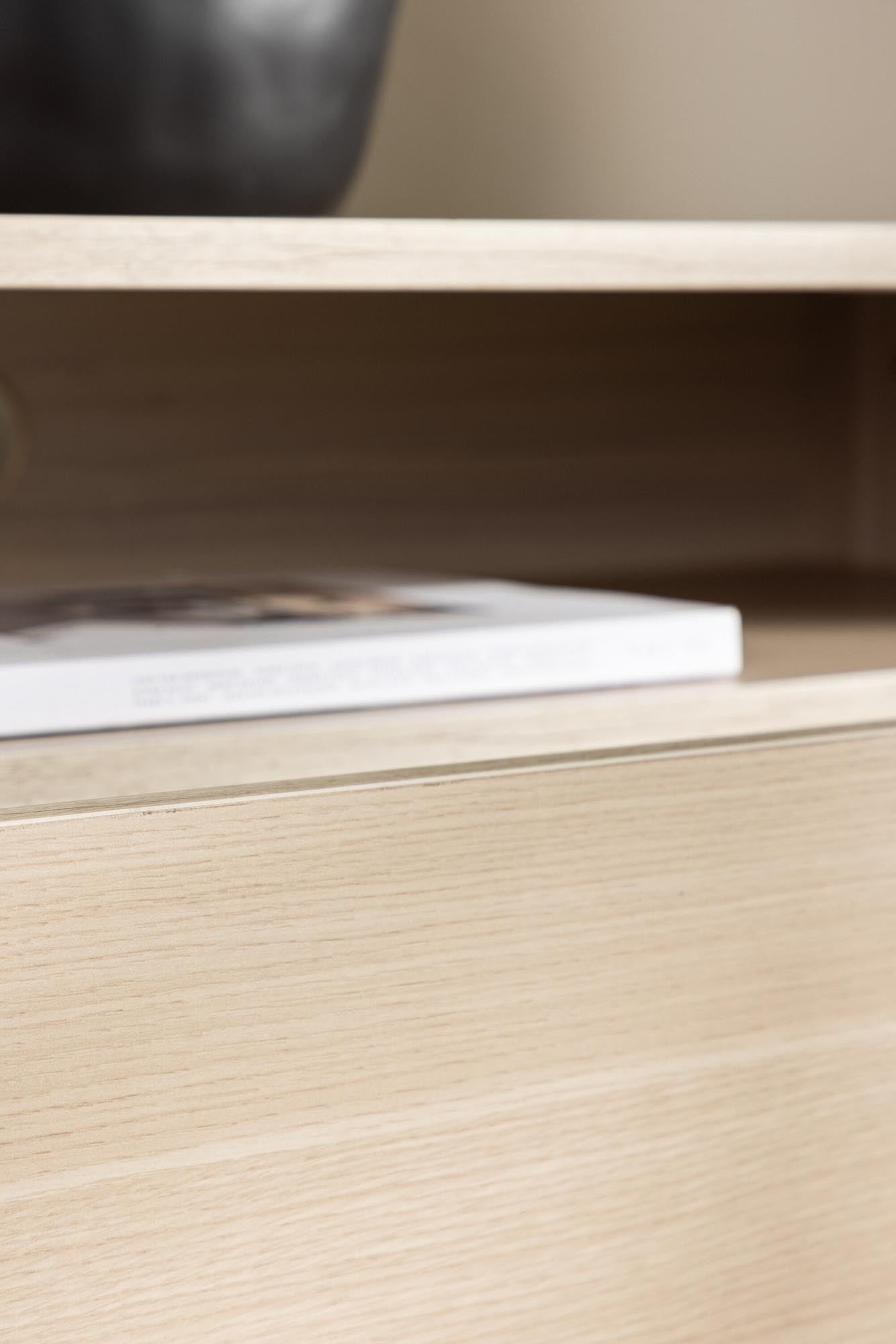 Elegantes Navarra TV-Sideboard: Stilvolle Aufbewahrungslösung.