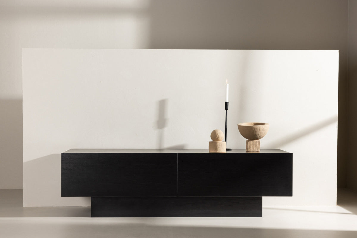 Cuenca TV Sideboard in Schwarz präsentiert im Onlineshop von KAQTU Design AG. TV-Möbel ist von Venture Home