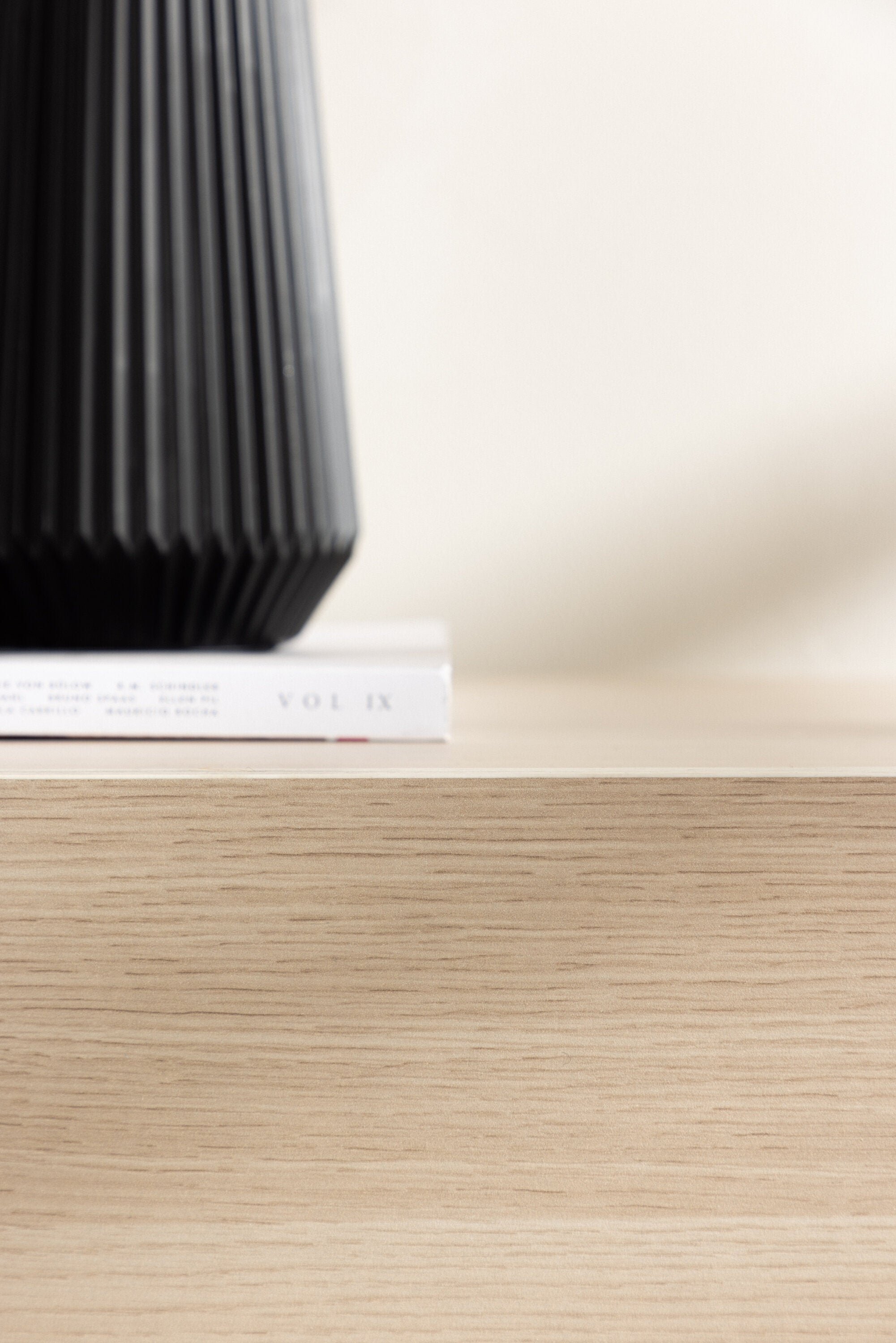 Cuenca TV Sideboard in Tünchen präsentiert im Onlineshop von KAQTU Design AG. TV-Möbel ist von Venture Home