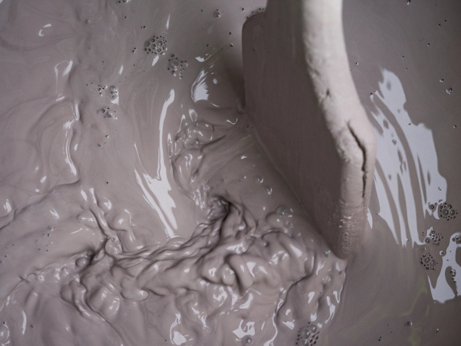 Stilvoller Dessertteller Confluence in leinen alabaster weiß, Ø 21,5 cm, perfekt für Desserts und besondere Anlässe. Hochwertige Verarbeitung von Revol.