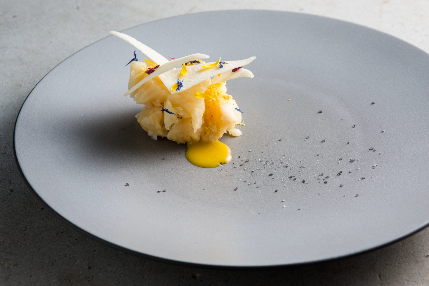 Assiette Equinoxe allongée L36cm l16cm cumulus blanc