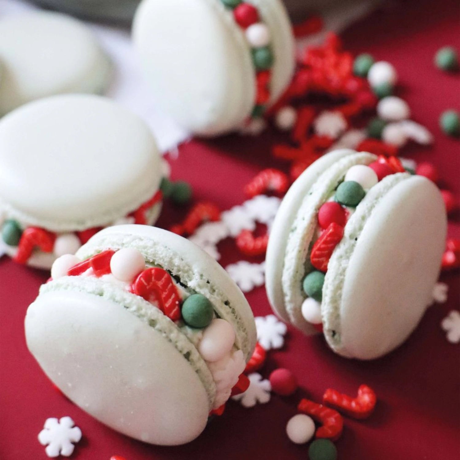 Festliche Zuckerstreusel in einer 46g Packung von Scrap Cooking, ideal zum Verzieren von Weihnachtsgebäck und süßen Köstlichkeiten.
