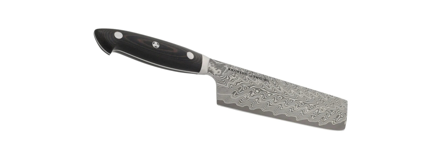 Hochwertiges Nakiri-Messer von Zwilling mit 17 cm Klinge, ideal für präzises Schneiden von Gemüse, ergonomischer Griff und edles Design.