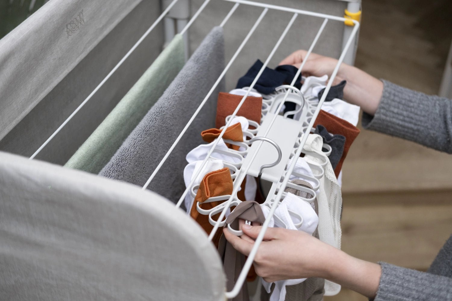 Petal clothes bars for small parts in flower shape for 32 pieces