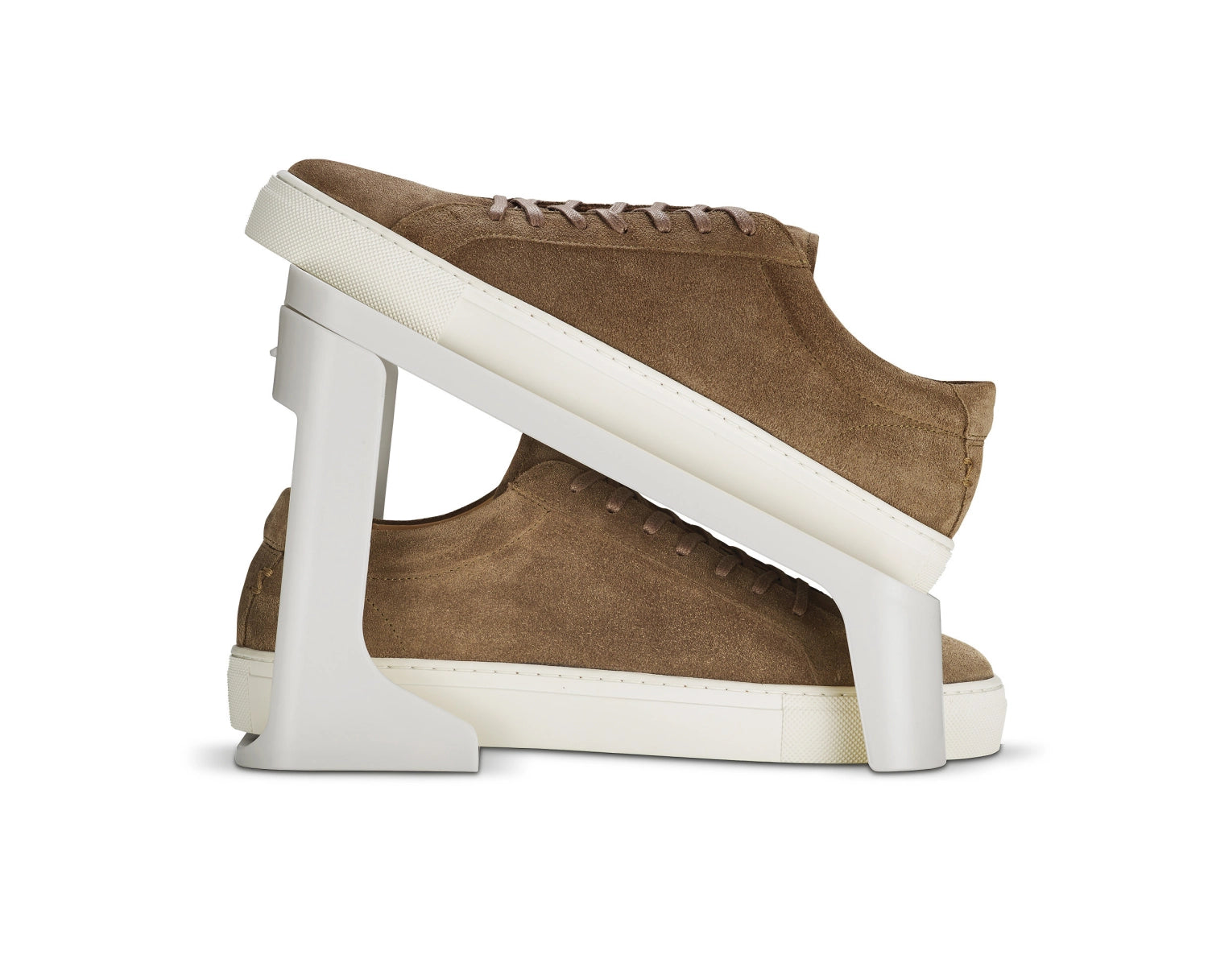 Praktisches Schuhregal in ecru von Joseph Joseph, ideal für die Aufbewahrung von 6 Paar Schuhen und zur Raumoptimierung im Eingangsbereich.