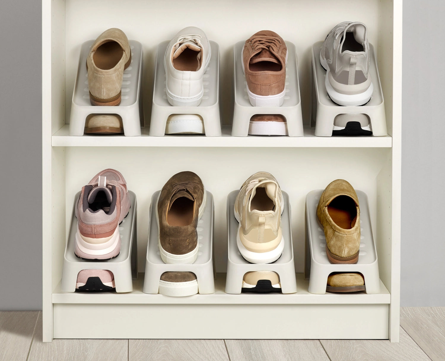 Elegantes 6er Set Schuhcaddy in ecru von Joseph Joseph, perfekt für die platzsparende Aufbewahrung von Schuhen, H19cm L26cm.