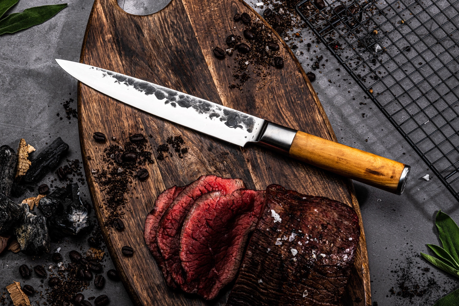 Olive Fleischmesser 20cm von Forged, hochwertig verarbeitet, ideal für präzises Schneiden von Fleisch, ergonomischer Griff für optimalen Komfort.