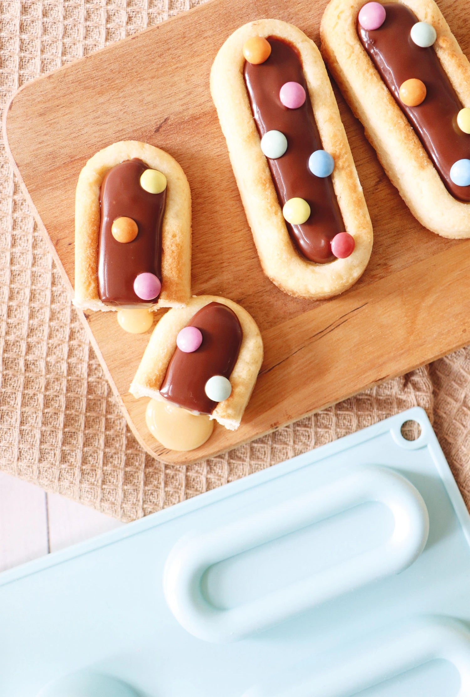 Praktische Silikonform für 6 Löffelbiskuits, perfekt für Backliebhaber, die kreative Desserts mühelos zaubern möchten.