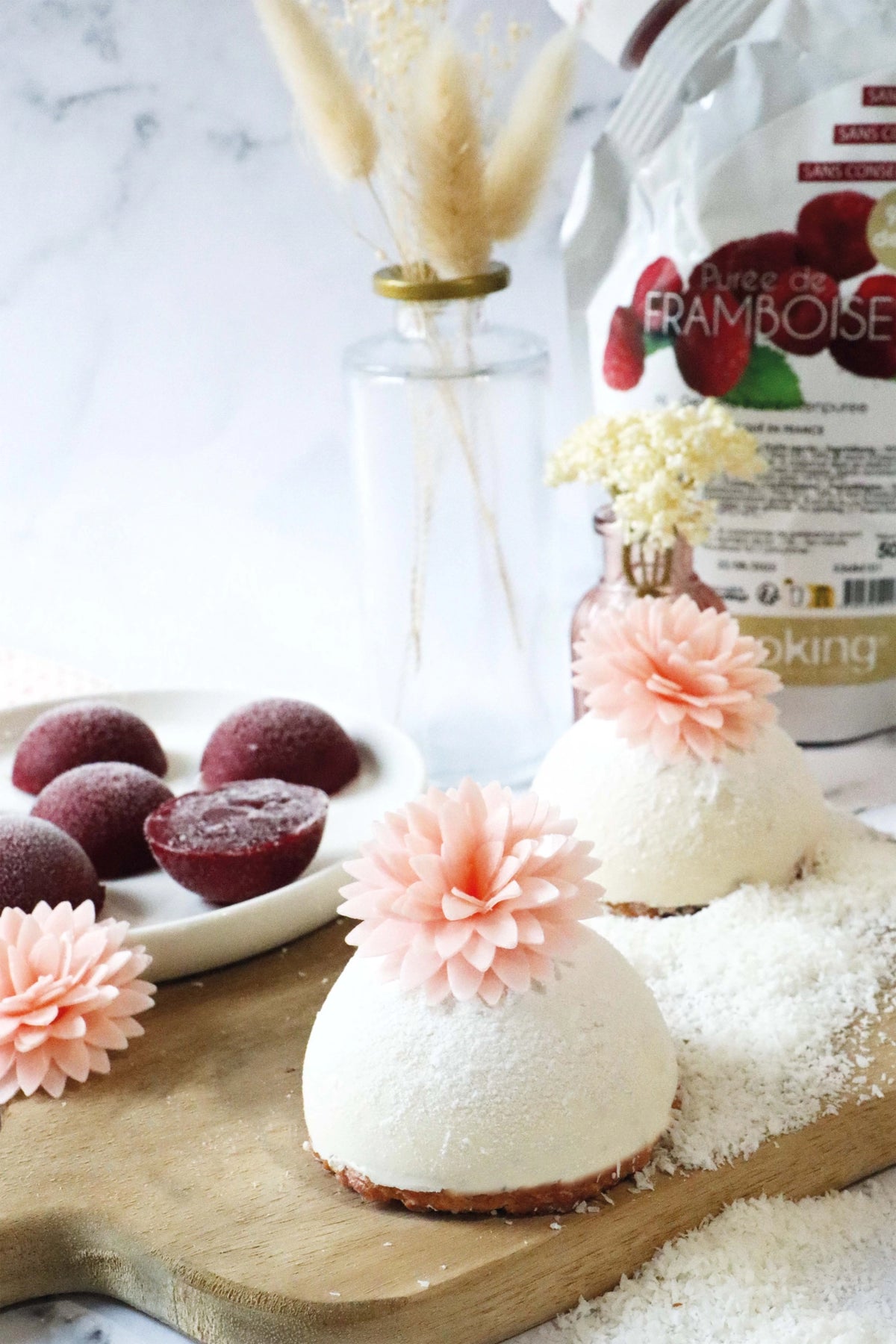 5er Set Dahlien aus Esspapier weiss, rosa in Pink präsentiert im Onlineshop von KAQTU Design AG. Zutaten ist von Scrap Cooking