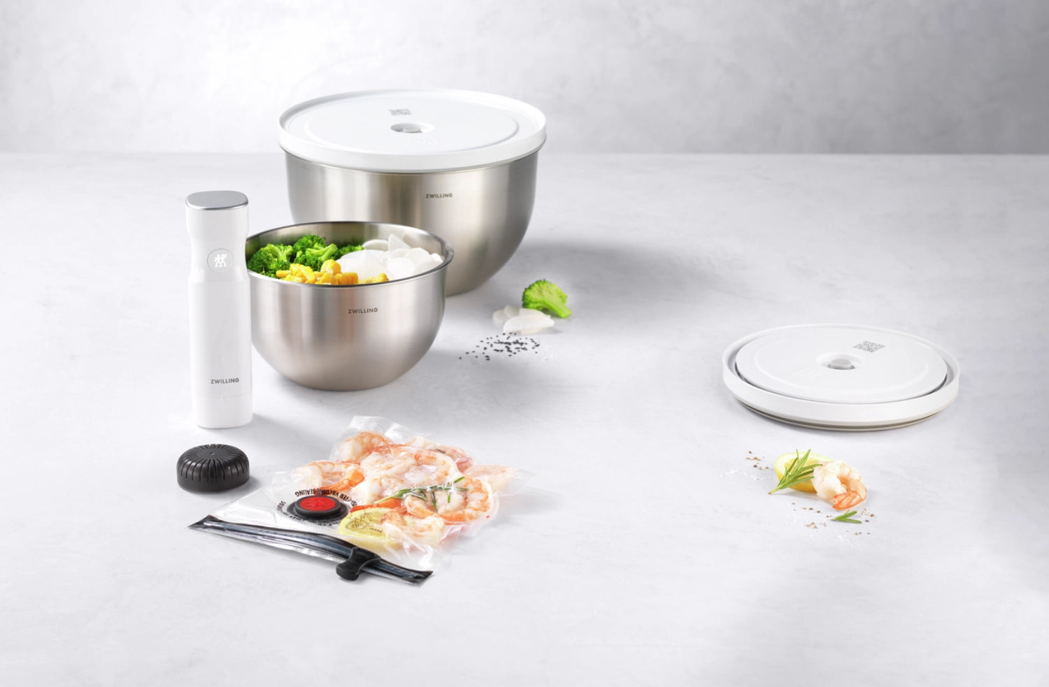 9-teiliges Vakuum-Set aus Edelstahl von Zwilling, ideal für die luftdichte Aufbewahrung und längere Frische von Lebensmitteln.
