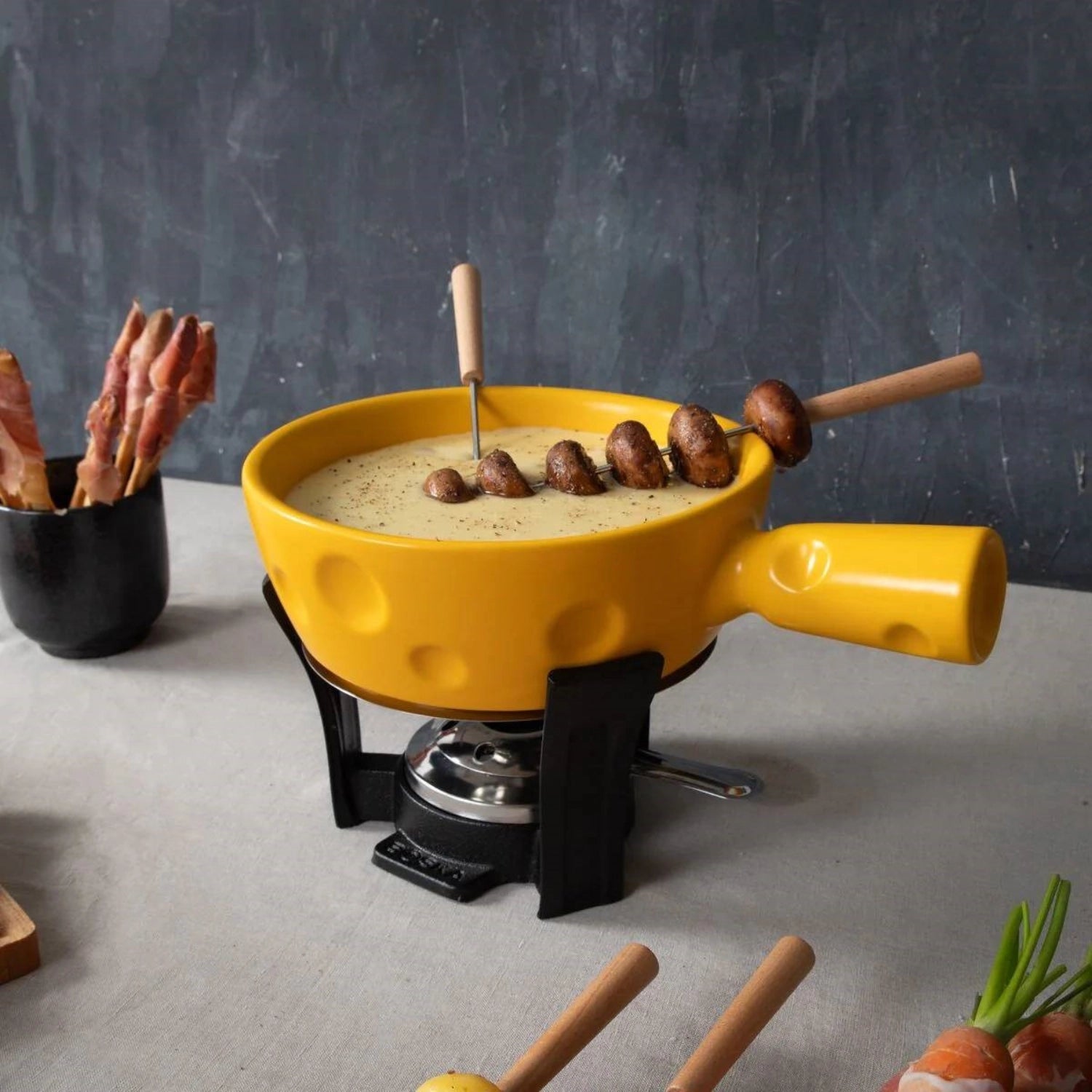 Fondue-Set Super Cheesy 1.3lt von Boska, ideal für gesellige Abende, mit hochwertigem Design und praktischen Funktionen für köstliches Käsefondue.