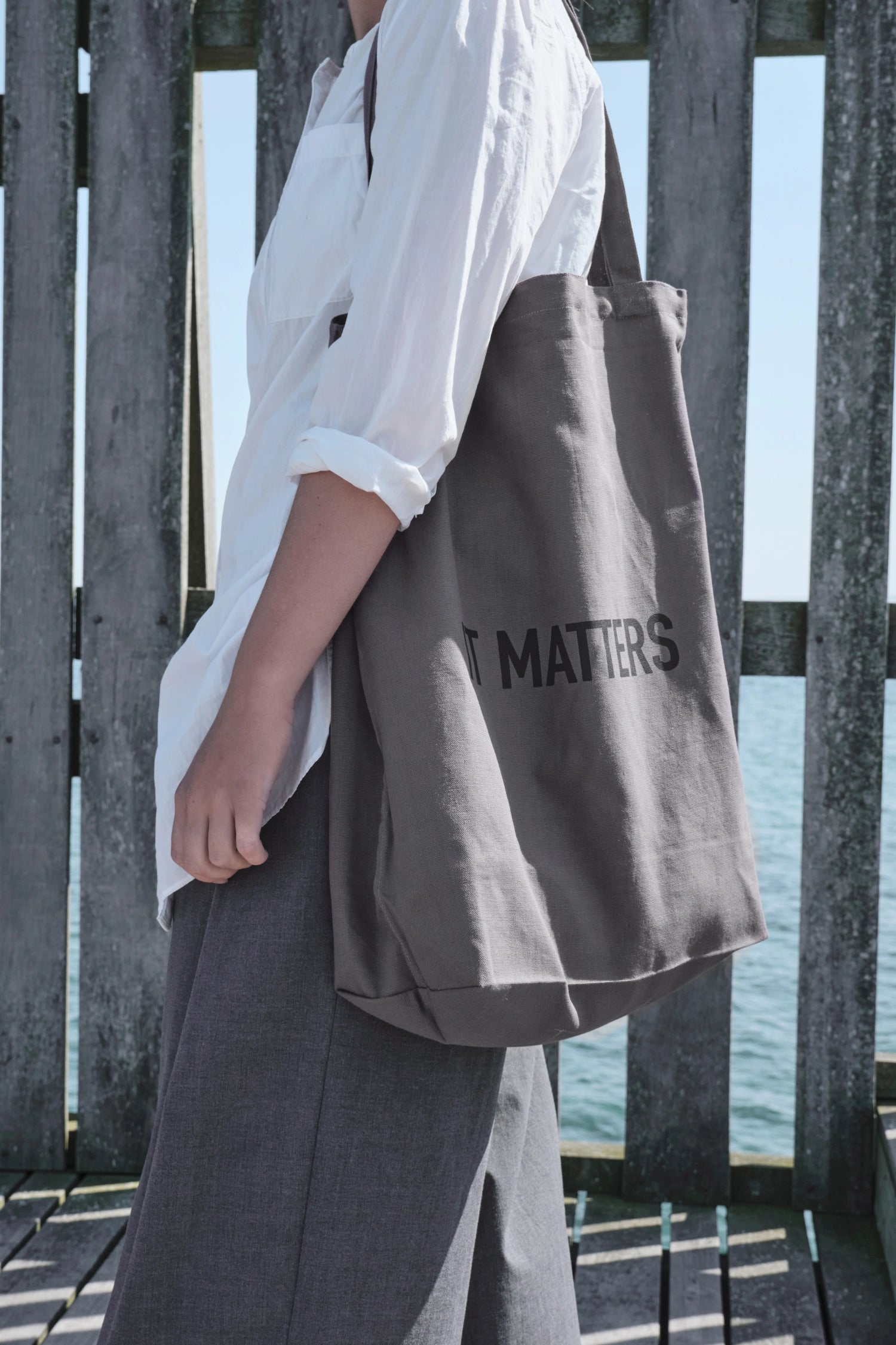 It Matters Tasche 50x35x15cm dark grey Biobaumwolle