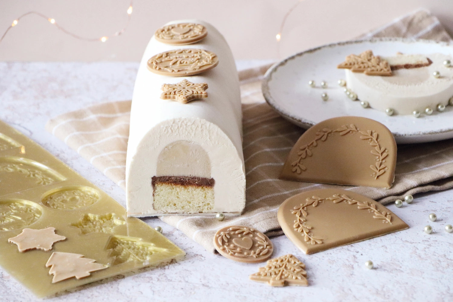 Silikon-Schokoladenform für Bûche in Beige von Scrap Cooking, ideal für kreative Backprojekte und leckere Desserts.