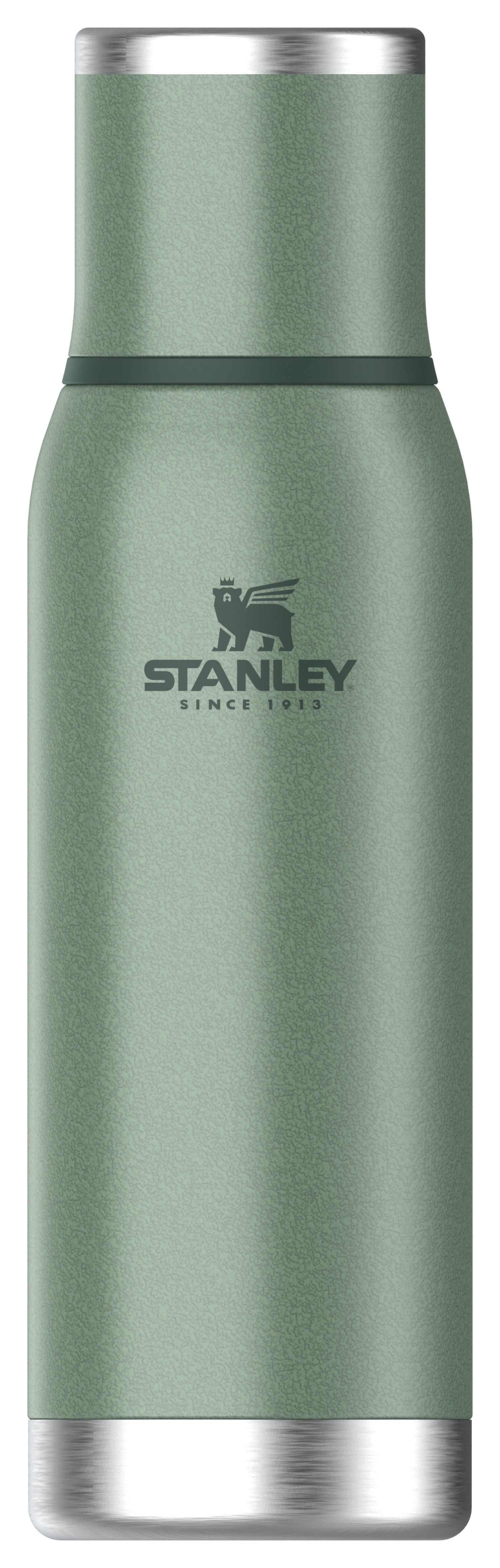 Adventure To-Go Flasche 0.75l hammertone green in Grün präsentiert im Onlineshop von KAQTU Design AG. Trinkflaschen ist von Stanley