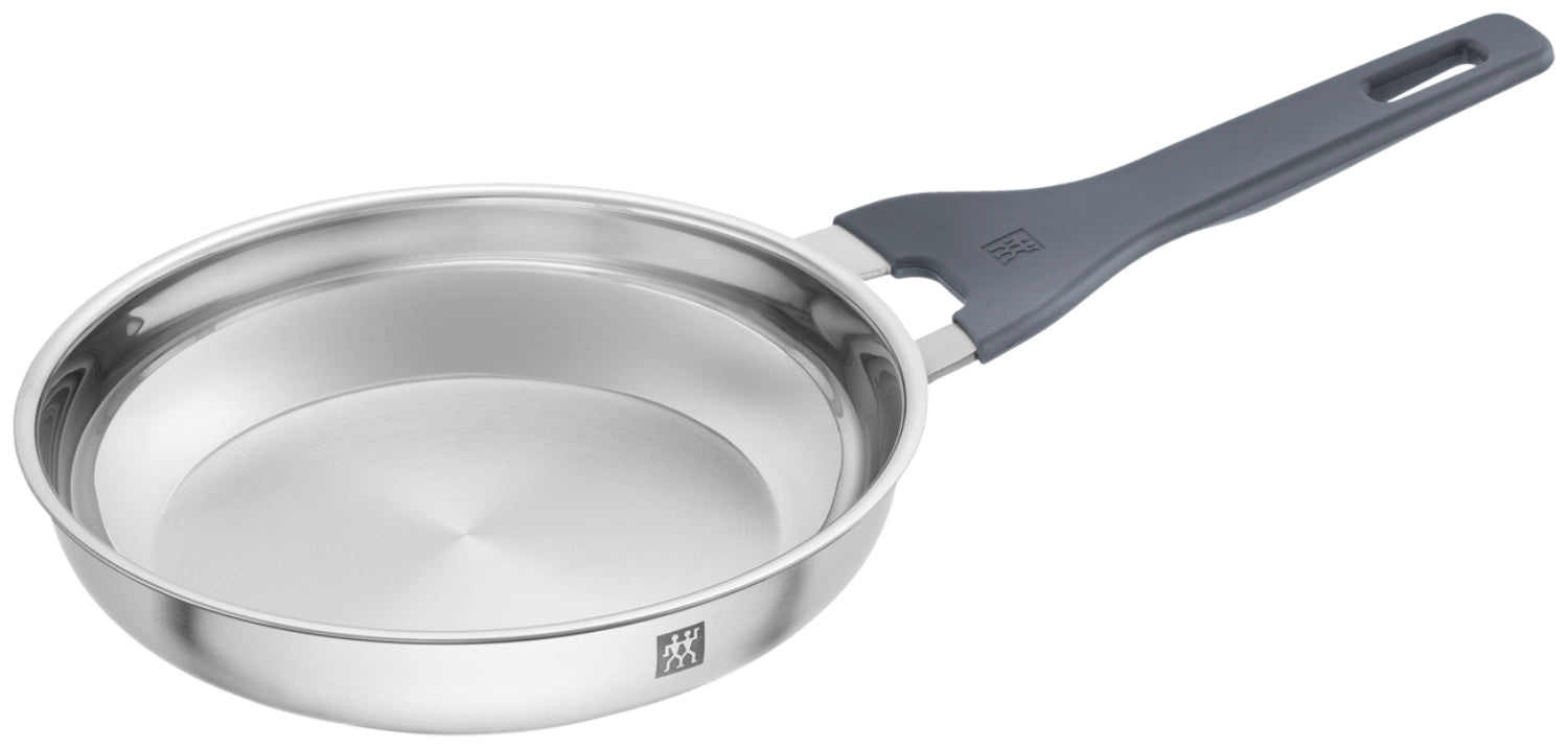 Simplify Bratpfanne unbeschichtet 28cm Steinoptik Grau in Silber präsentiert im Onlineshop von KAQTU Design AG. Bratpfanne ist von Zwilling