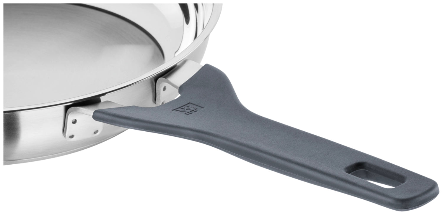 Hochwertige 28 cm Bratpfanne in stilvollem Grau mit Steinoptik von Zwilling, perfekt für fettfreies und gesundes Braten.