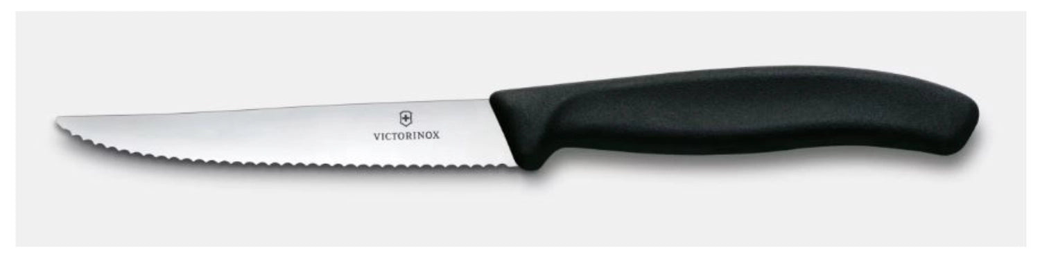 Swiss Classic Steak- und Pizzamesser 11cm in Schwarz präsentiert im Onlineshop von KAQTU Design AG. Küchenmesser ist von Victorinox