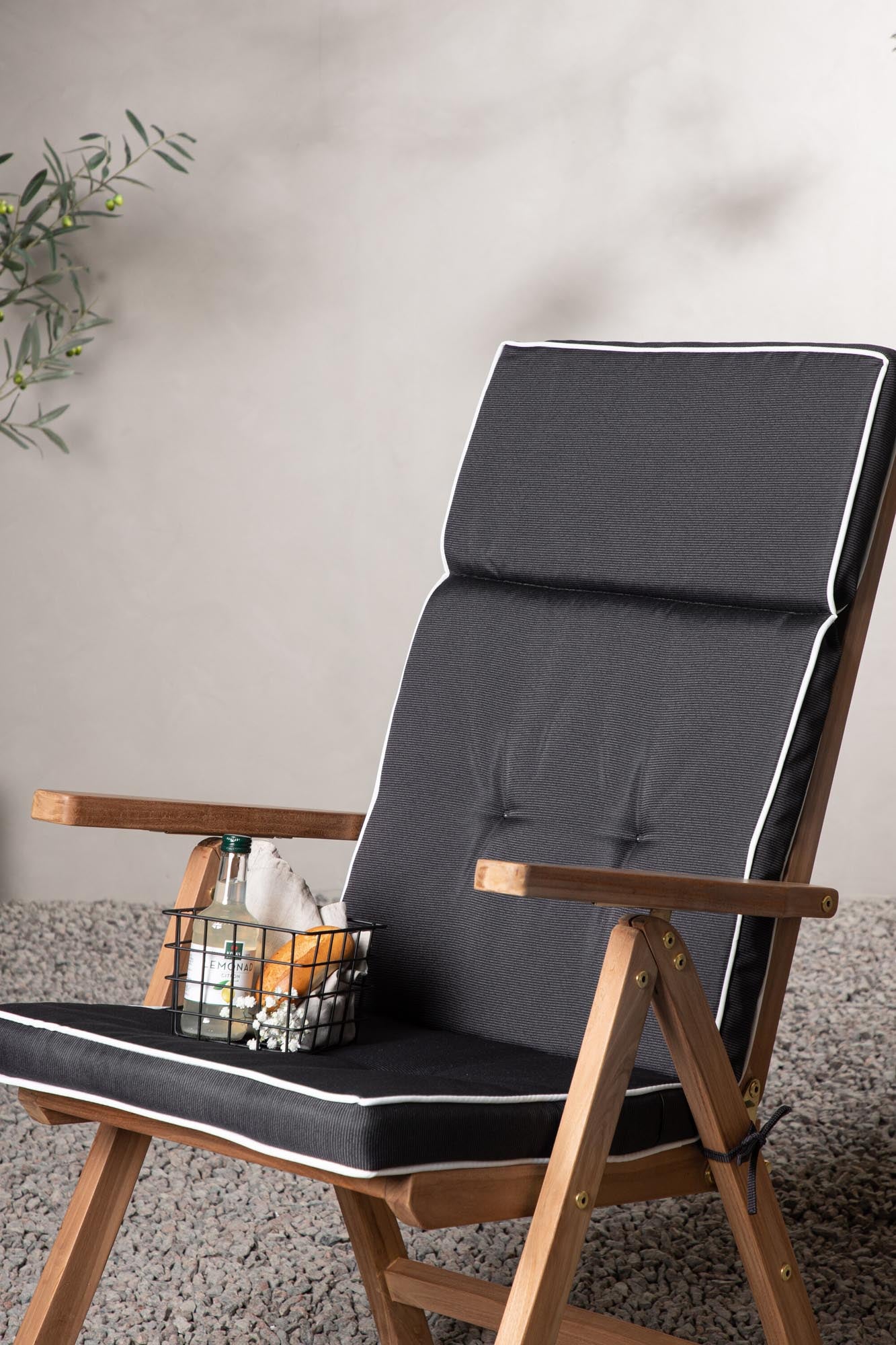 Classic Kissen in Grau präsentiert im Onlineshop von KAQTU Design AG. Sitzkissen ist von Venture Home