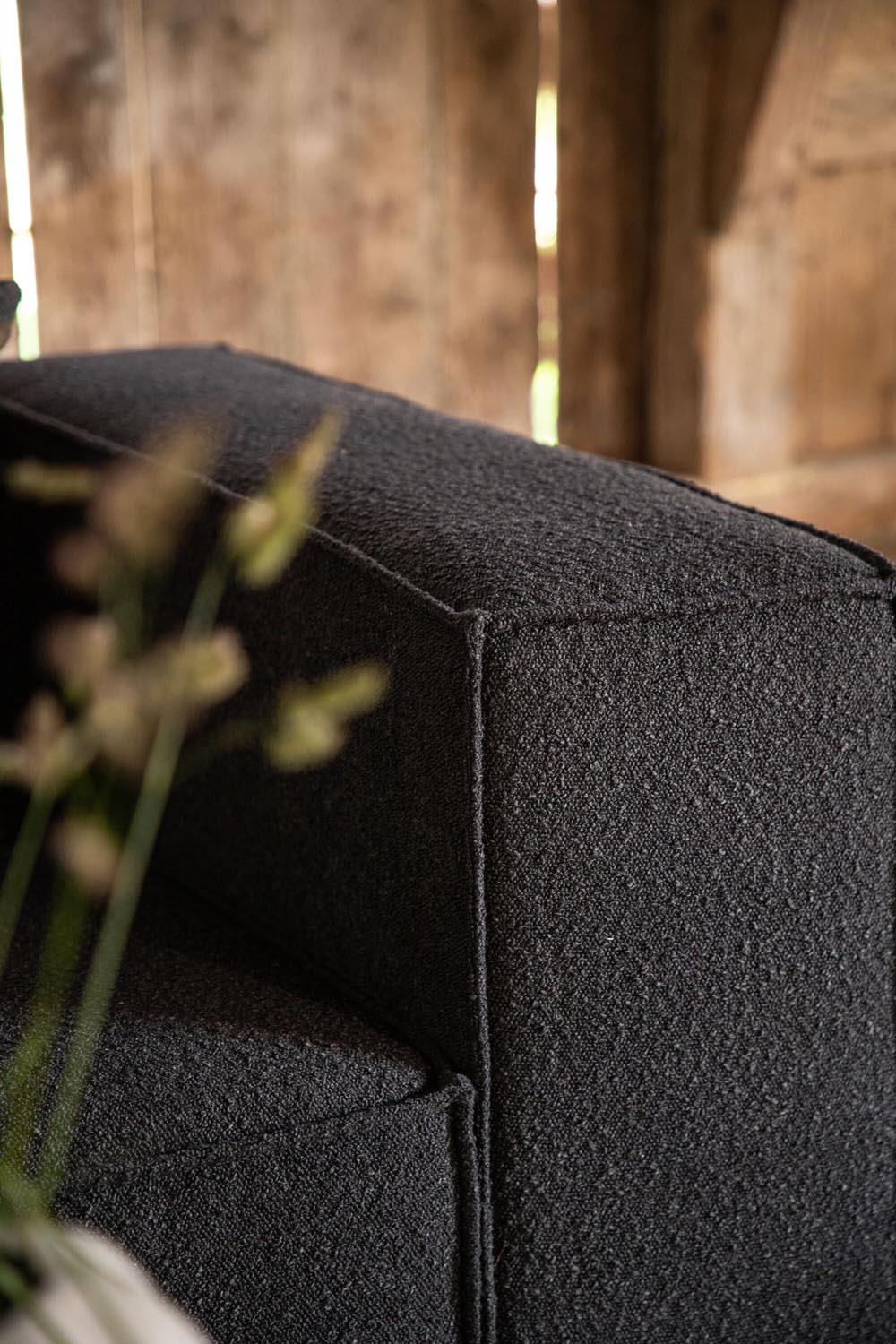 Gillholmen Sofa in Schwarz präsentiert im Onlineshop von KAQTU Design AG. 3er Sofa ist von Vind