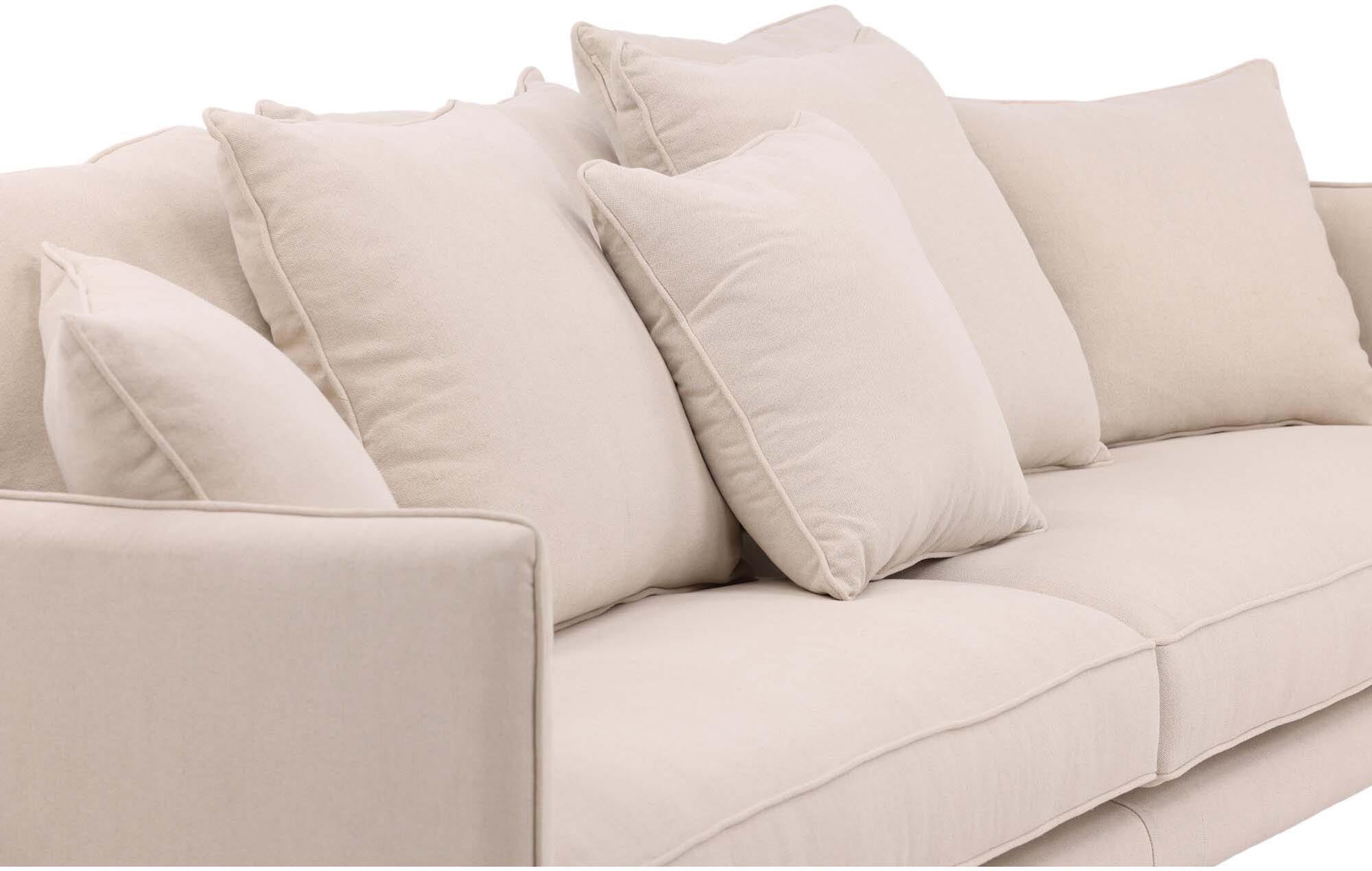 Elegantes Segelskären Sofa von Vind: Nordische Frische im Wohnzimmer.