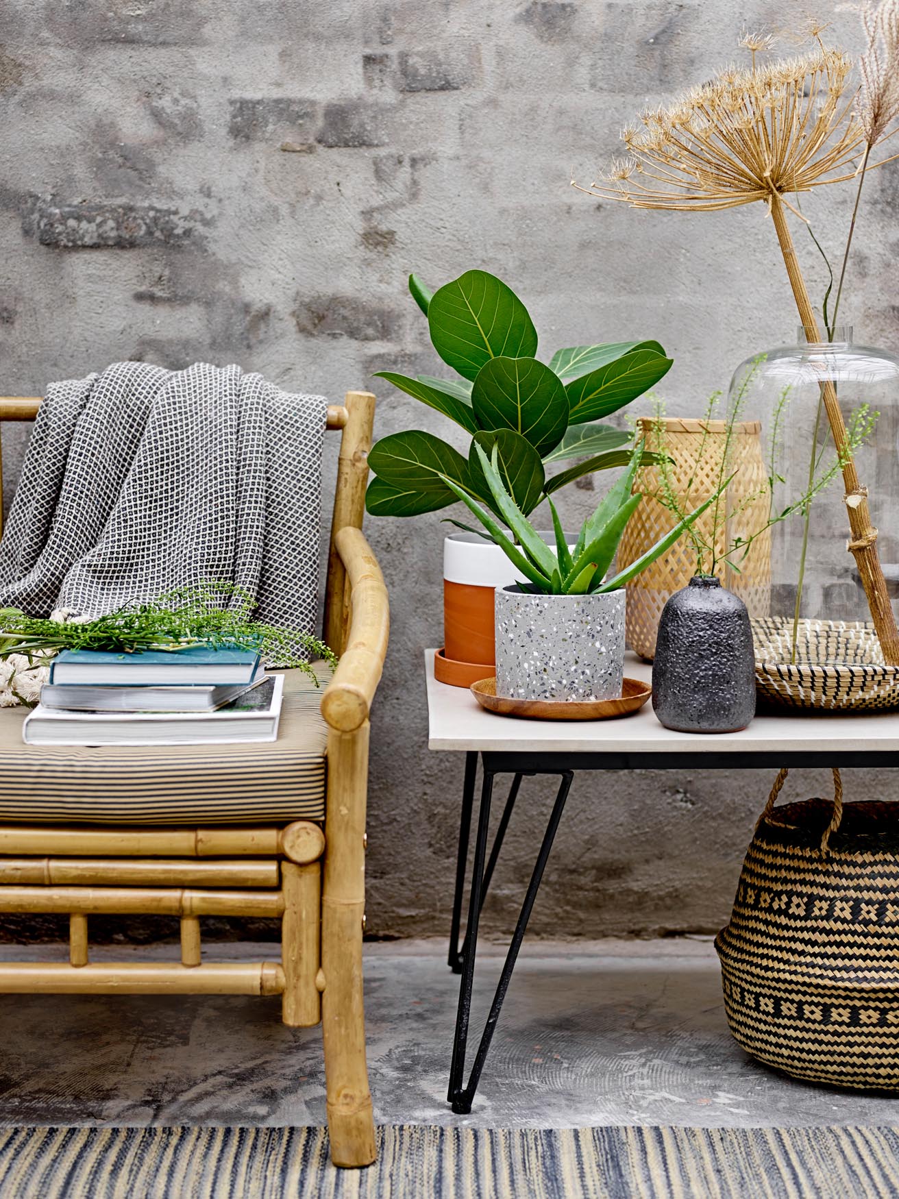 Barry Überwurf, Blau, Recycelte Baumwolle in Blue präsentiert im Onlineshop von KAQTU Design AG. Bettüberwurf ist von Bloomingville