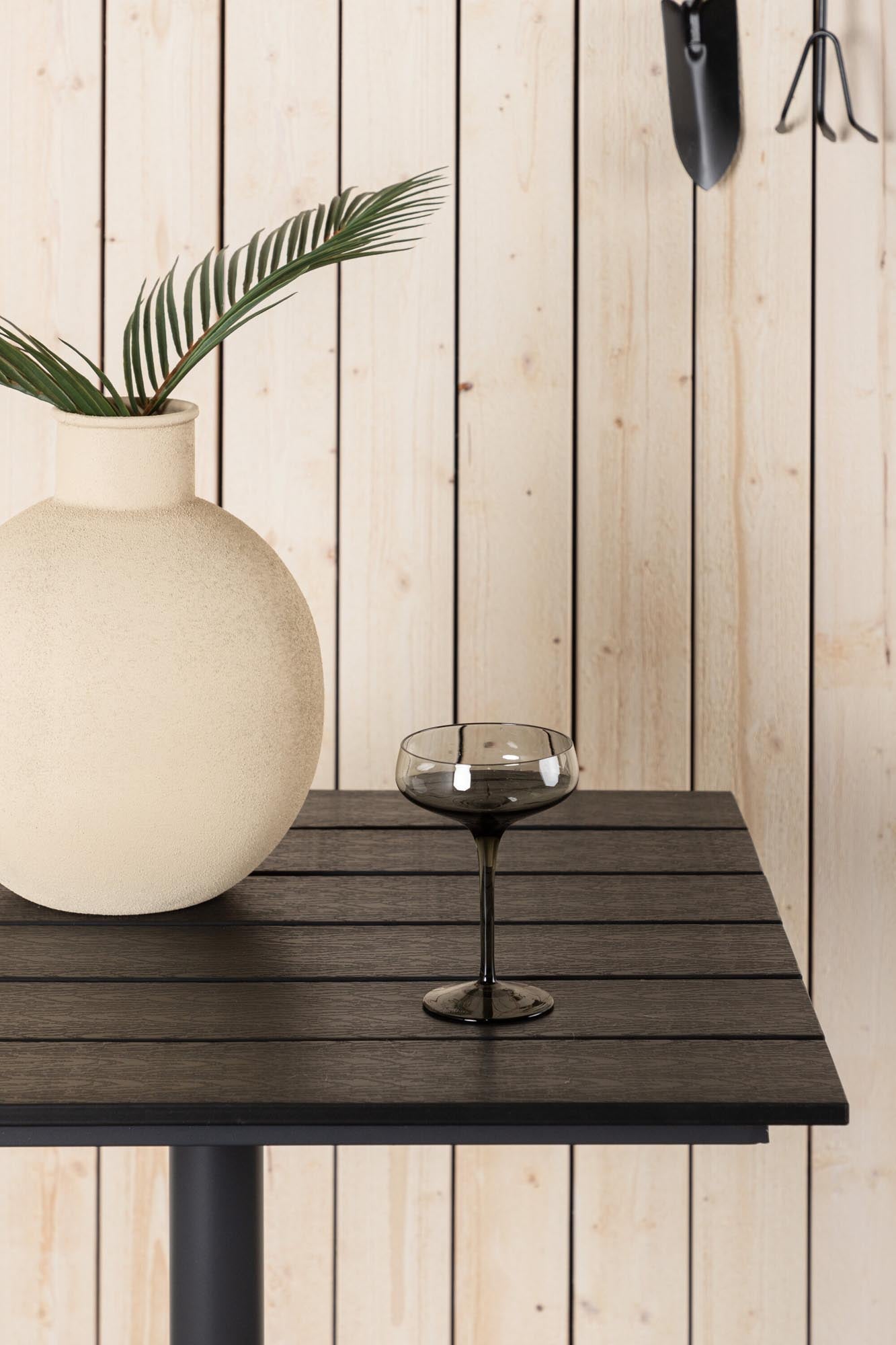 Eleganter Colorado Coffee Tisch von Venture Home, 70x70 cm. Perfekt für Outdoor-Bereiche, robust, leicht und stilvoll. Ideal für jede Gelegenheit.