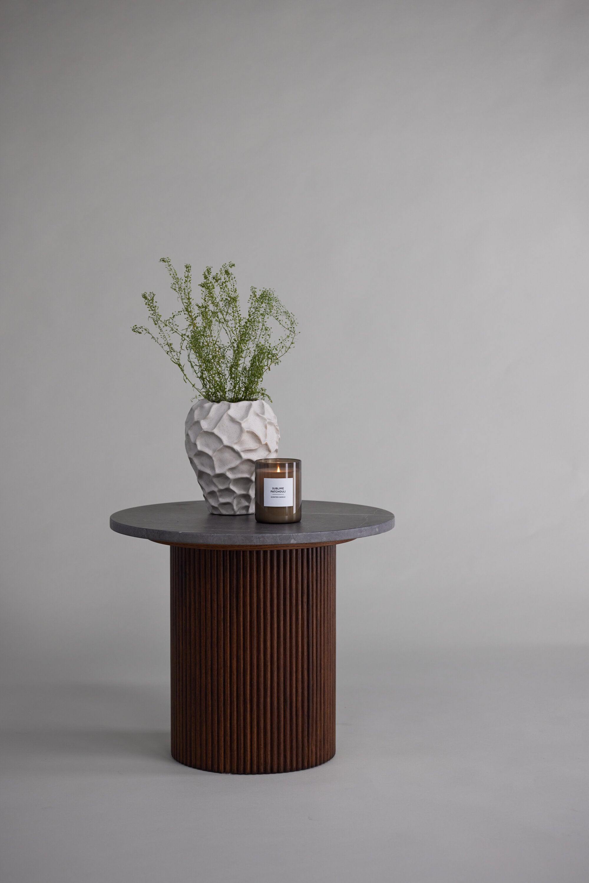 Härön Beistelltisch in Nussbaum präsentiert im Onlineshop von KAQTU Design AG. Beistelltisch ist von Vind