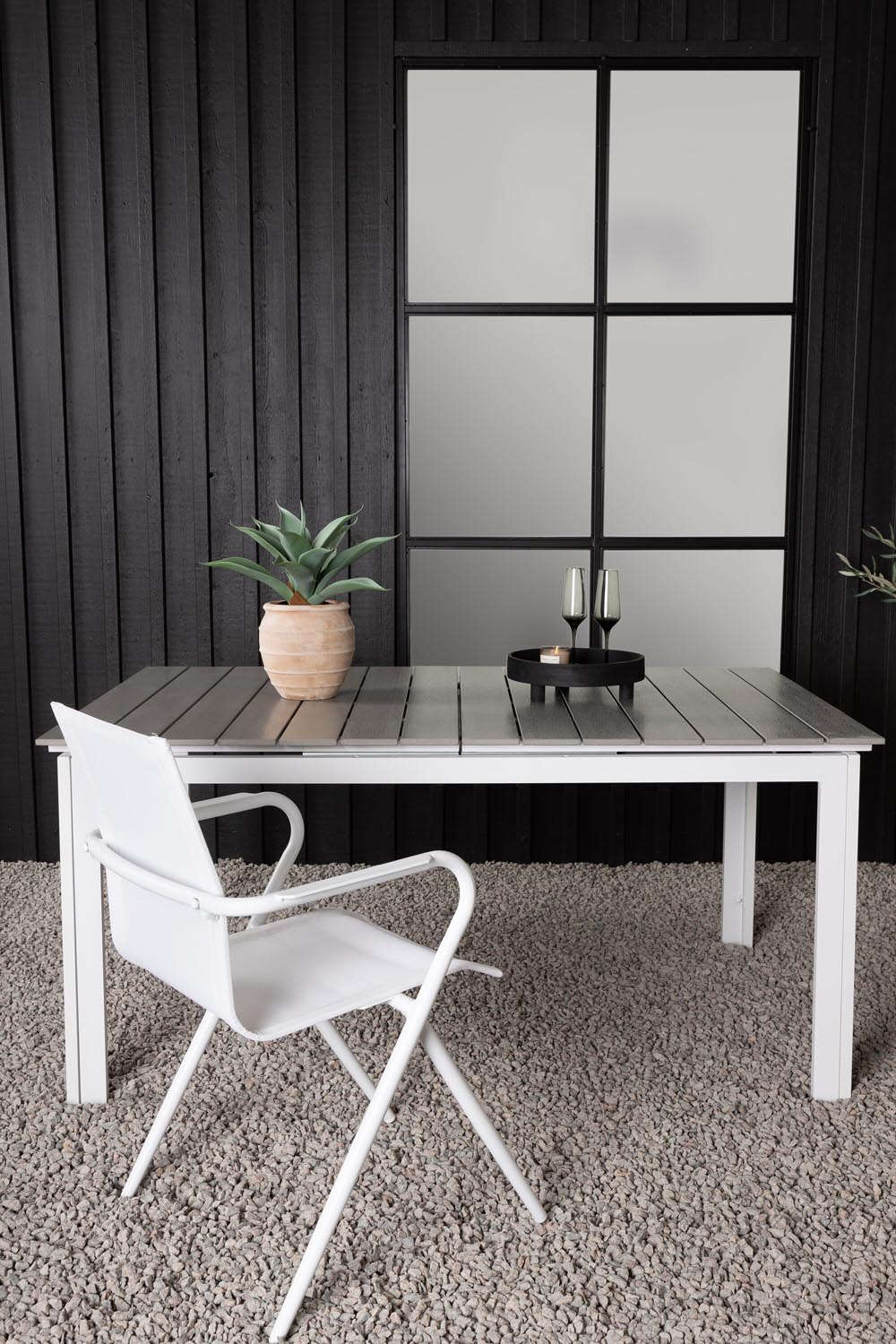 Levels Gartentisch ausziehbar in Weiss präsentiert im Onlineshop von KAQTU Design AG. Gartentisch ist von Venture Home