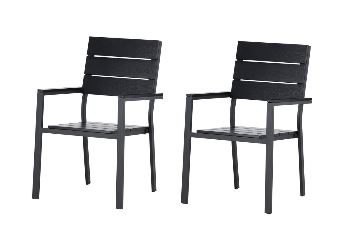 Levels Gartenstuhl in Schwarz präsentiert im Onlineshop von KAQTU Design AG. Gartenstuhl mit Armlehnen ist von Venture Home