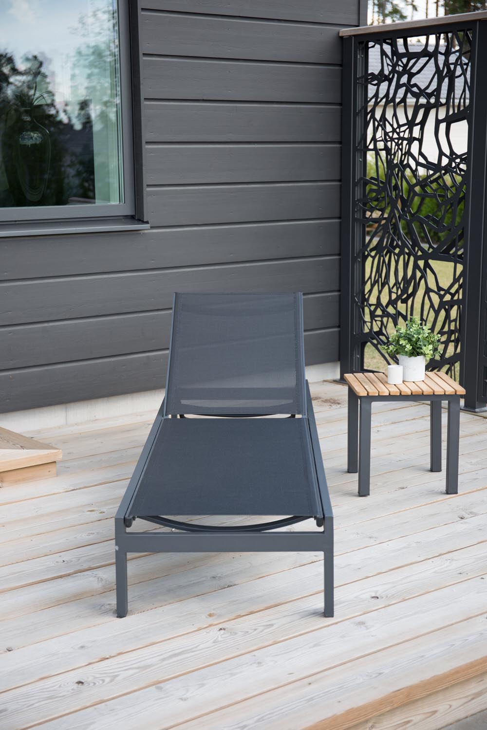 Copacabana Sonnenliege in Schwarz präsentiert im Onlineshop von KAQTU Design AG. Liegestuhl ist von Venture Home